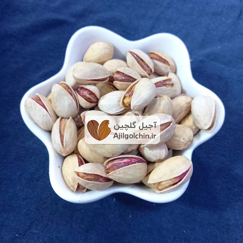 پسته احمدآقایی نمک سود