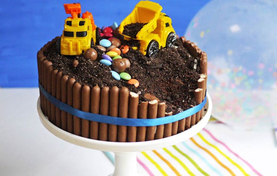5 روش ساده تزئین شکلاتی برای کیک