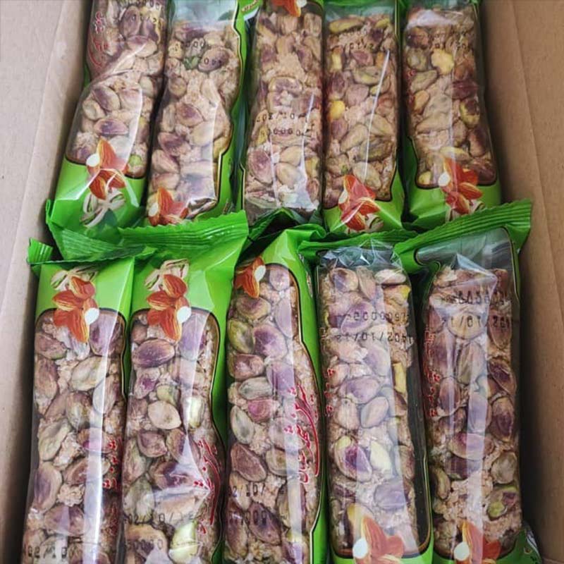 پروتئین بار با تزیین پسته